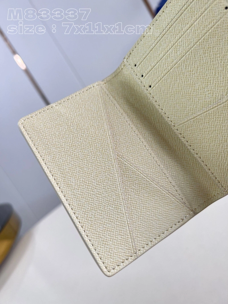 LV Wallets 4286F-0013