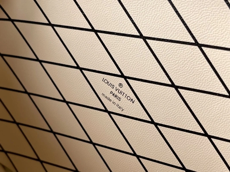 LV Round Bags 4286G-0020