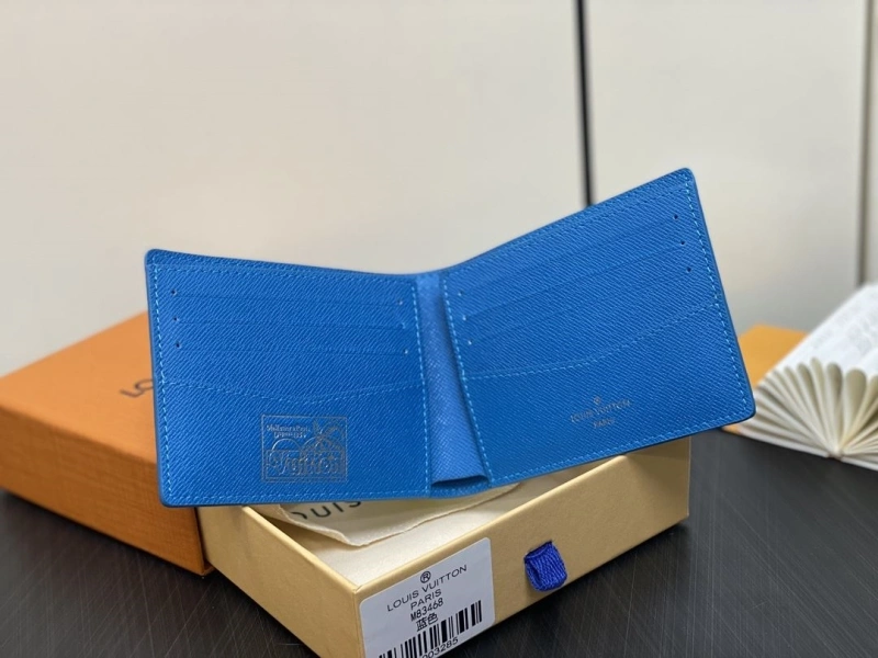 LV Wallets 4286G-0120