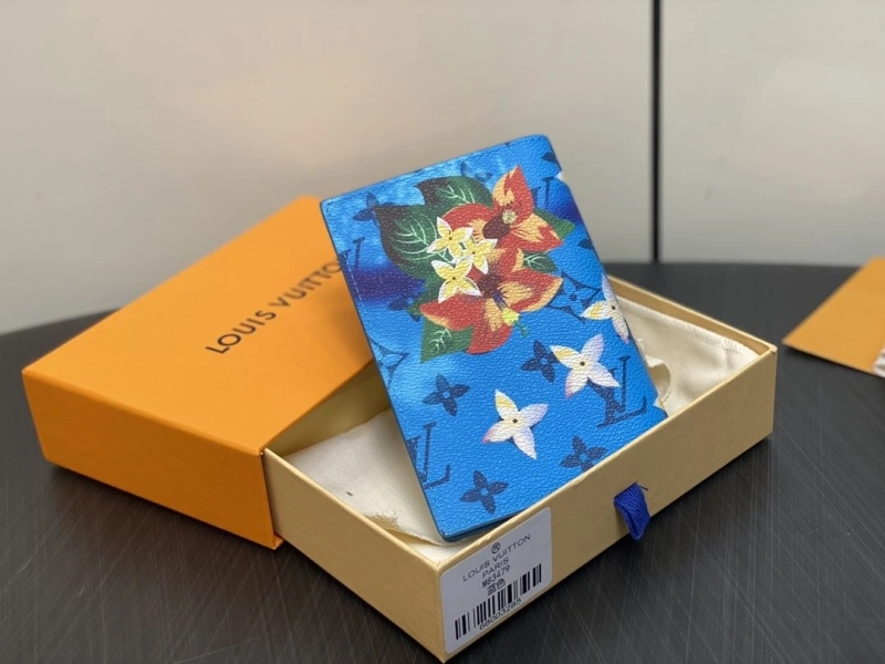 LV Wallets 4286G-0122