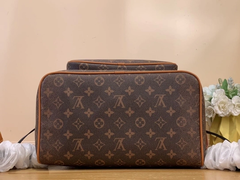 LV Backpacks 4286G-0240