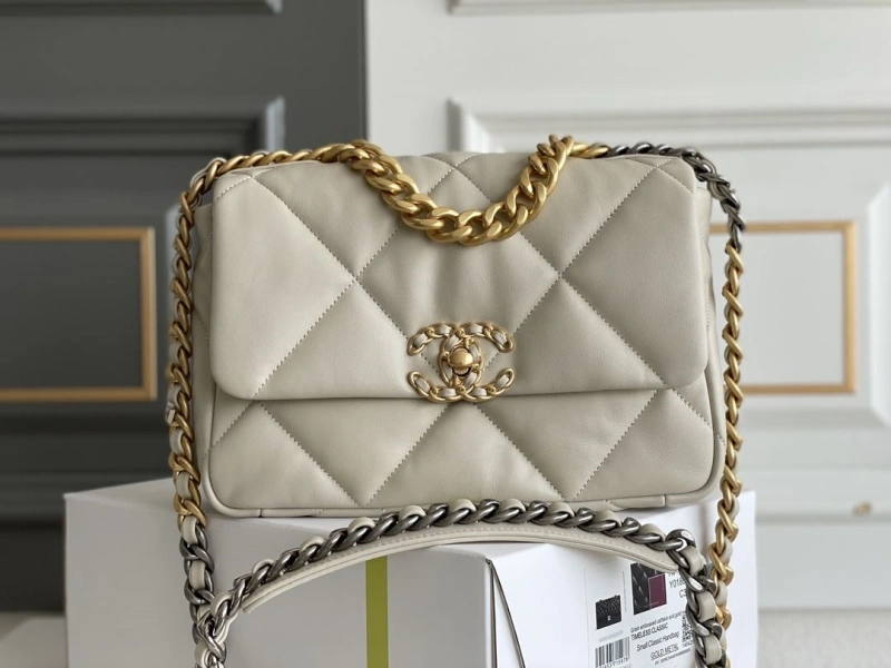 Chanel 19 Bags 4345D-0010