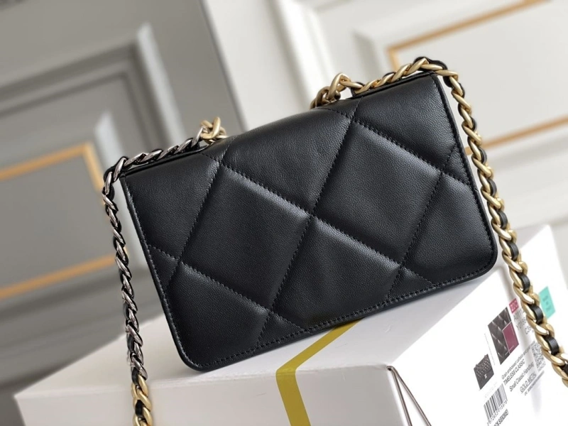 Chanel 19 Bags 4345D-0082