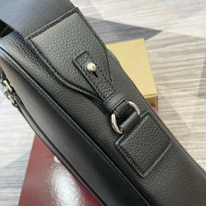 Mens Gucci Briefcases 4360C-2147