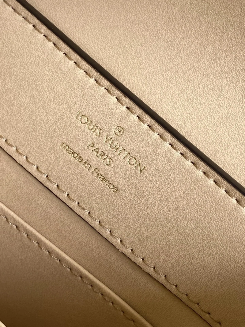 LV Capucines Bags 4365A-0001