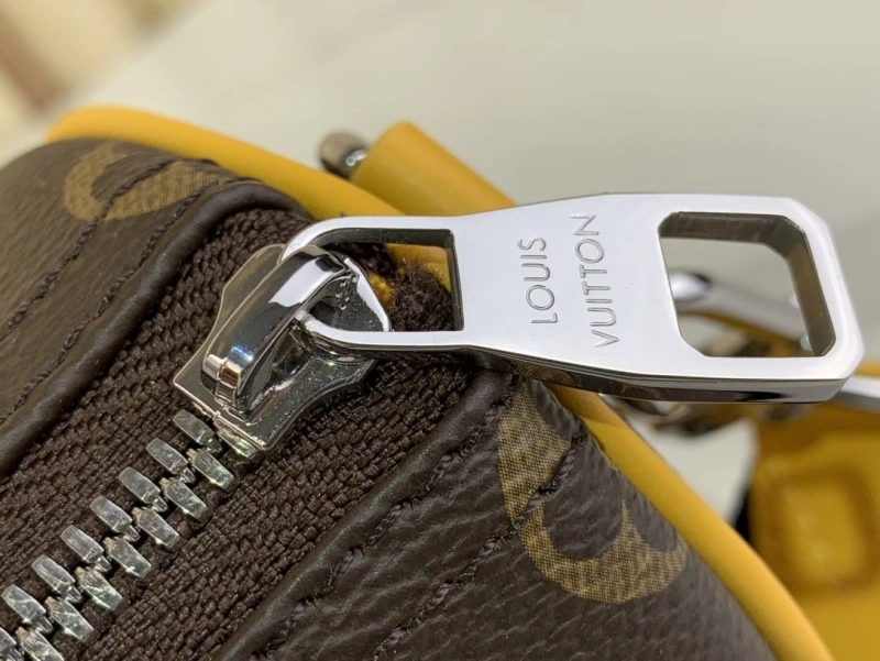 LV Travel Bags 4365A-0129