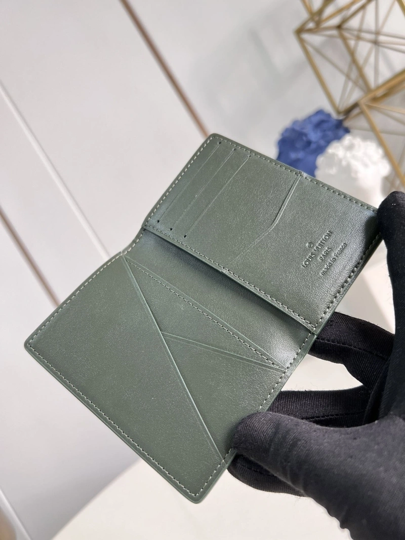 LV Wallets 4365A-0145