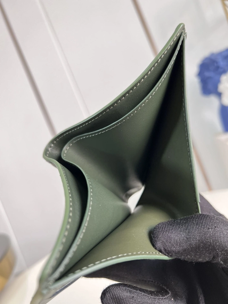 LV Wallets 4365A-0146