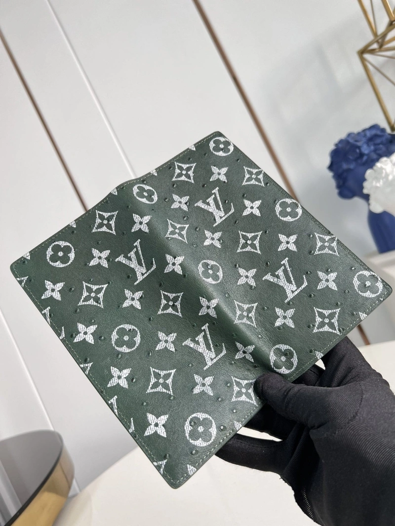 LV Wallets 4365A-0148