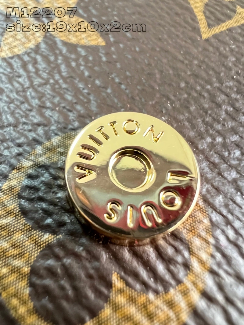 LV Wallets 4365A-0166