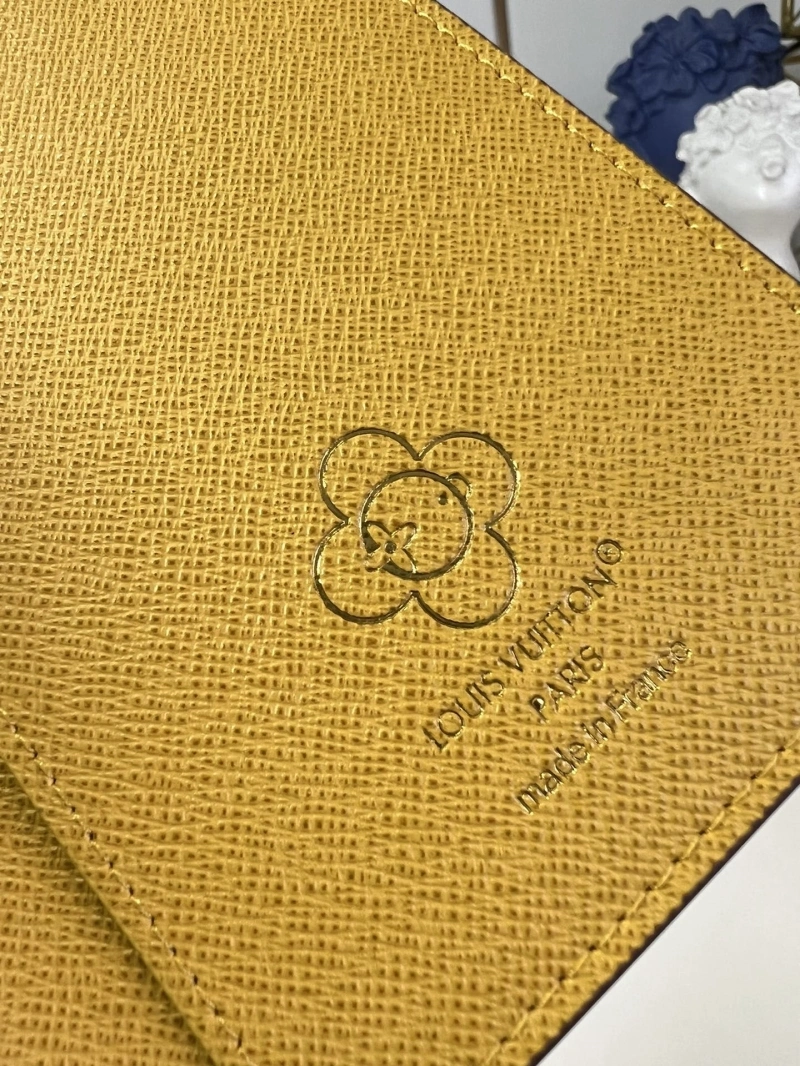 LV Wallets 4365A-0169