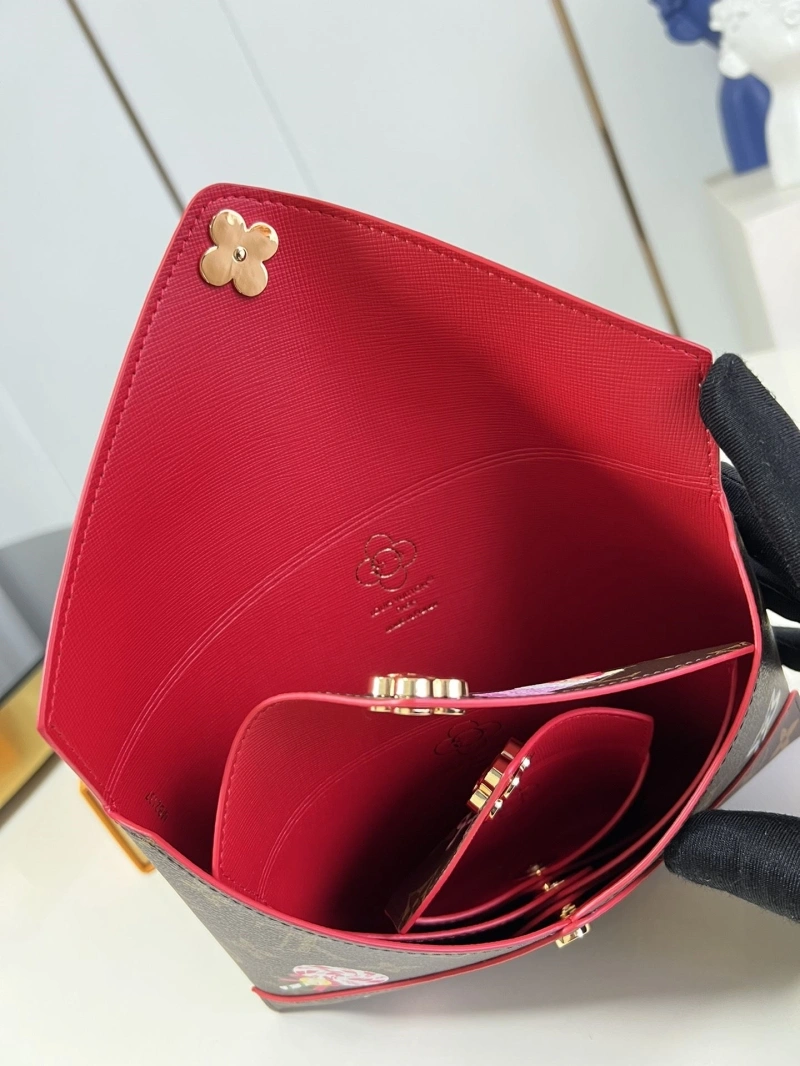 LV Wallets 4365A-0172