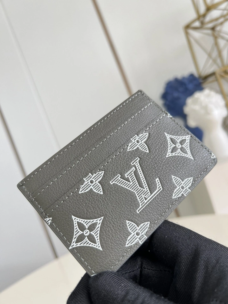 LV Wallets 4365A-0188
