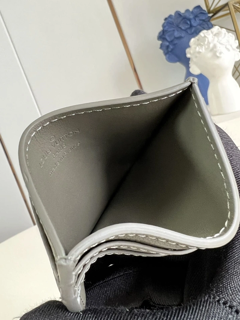 LV Wallets 4365A-0188