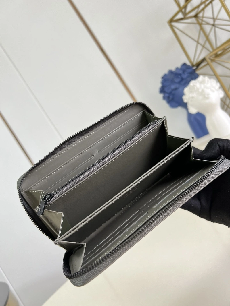 LV Wallets 4365A-0193