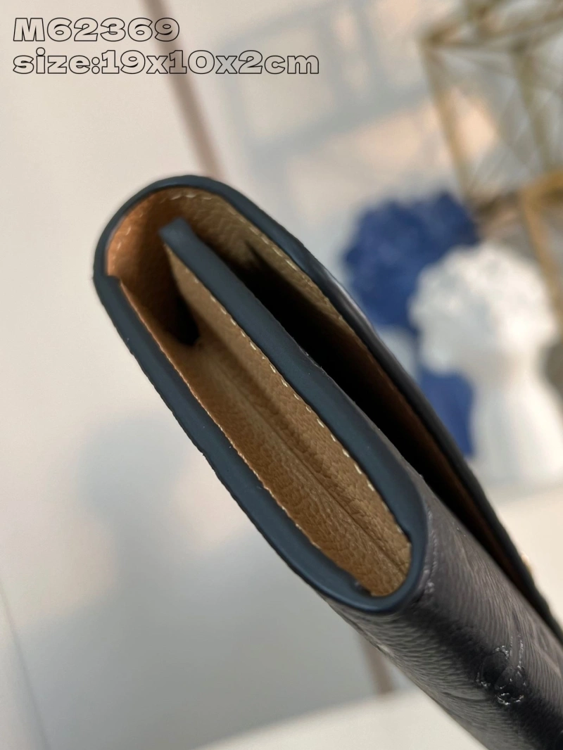 LV Wallets 4365A-0254