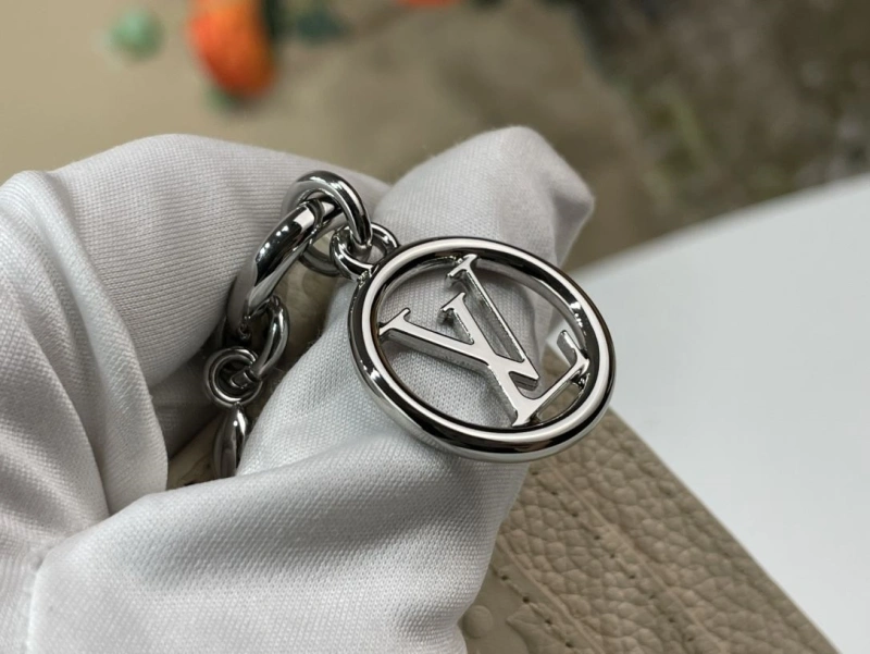 LV Wallets 4365A-0310