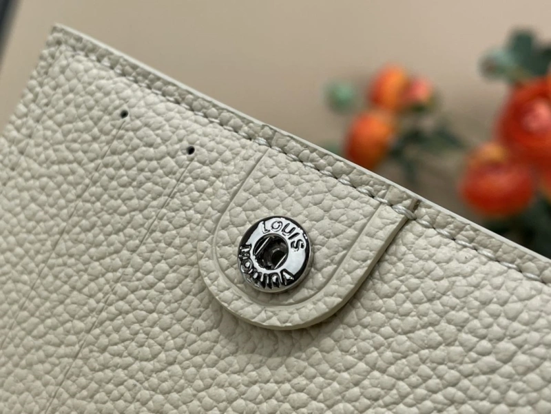 LV Wallets 4365A-0314