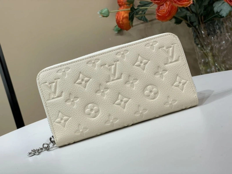 LV Wallets 4365A-0315