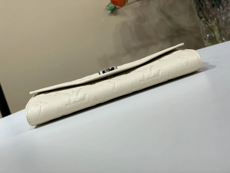 LV Wallets 4365A-0316