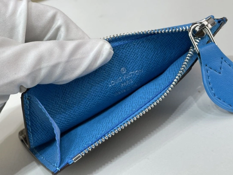 LV Wallets 4365A-0321