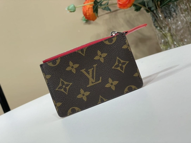 LV Wallets 4365A-0323