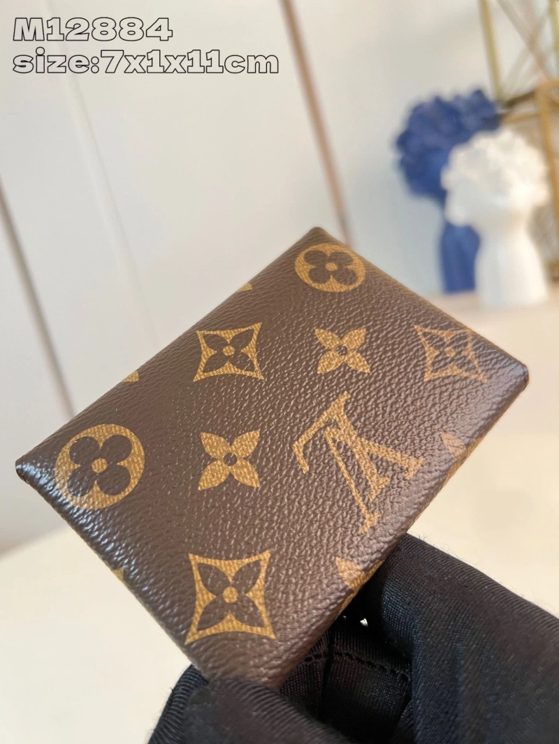 LV Wallets 4365A-0386