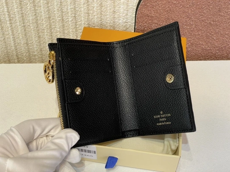 LV Wallets 4365H-0009