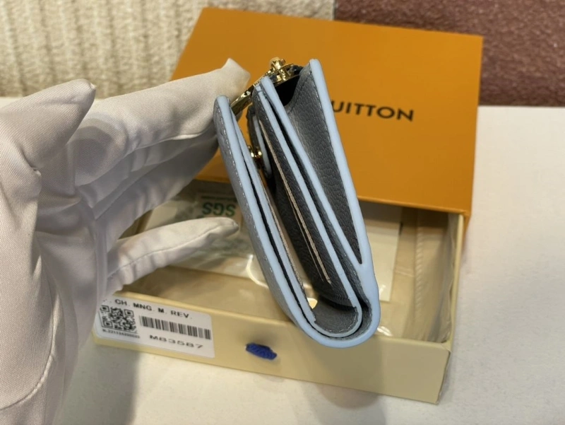 LV Wallets 4365H-0010