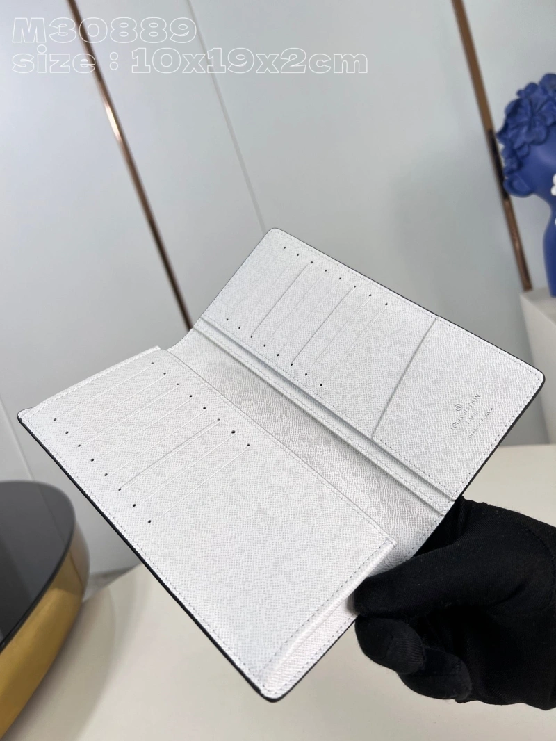 LV Wallets 4365H-0209