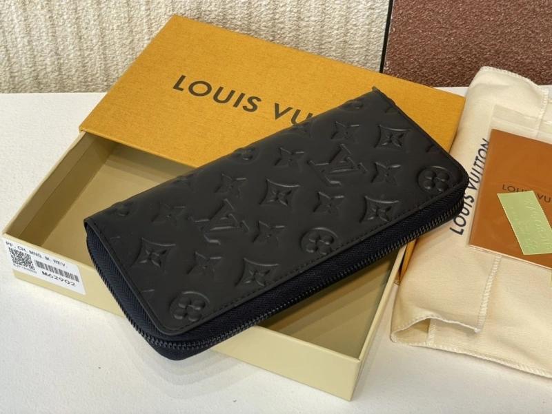 LV Wallets 4365H-0373