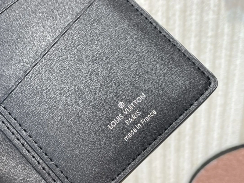 LV Wallets 4365H-0374