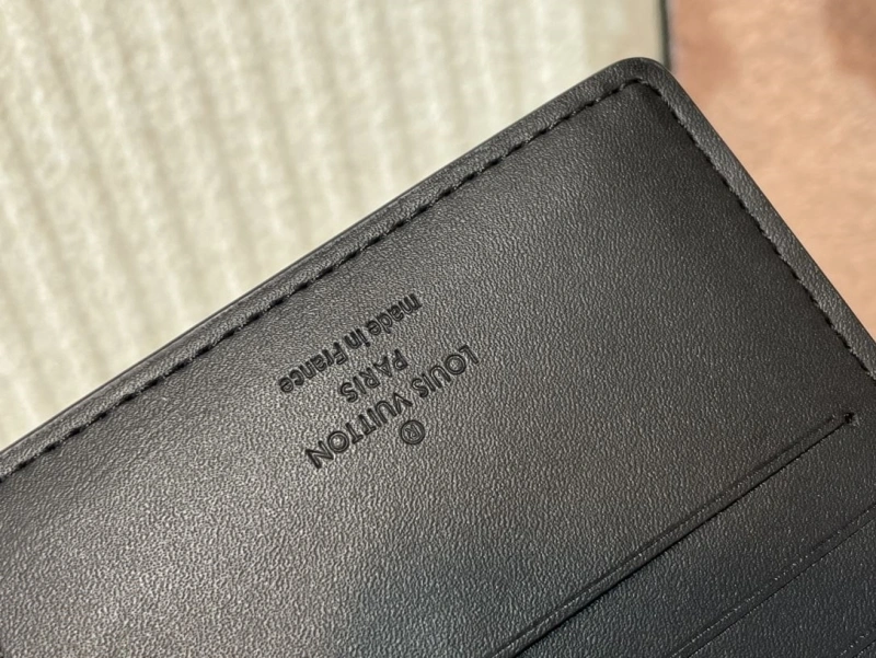 LV Wallets 4365H-0378