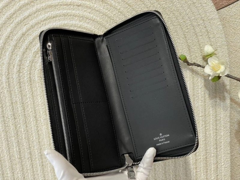 LV Wallets 4365H-0380