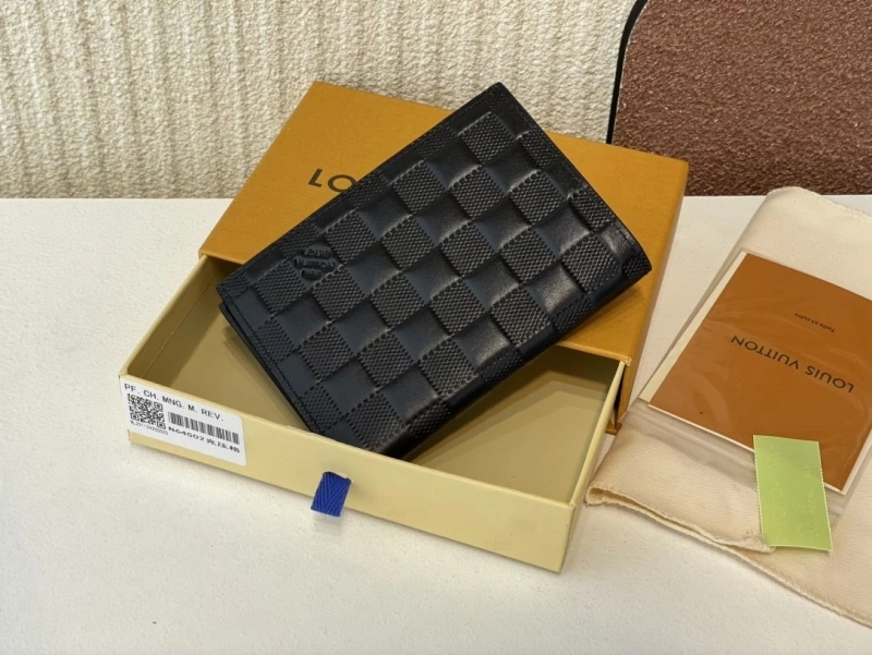 LV Wallets 4365H-0381