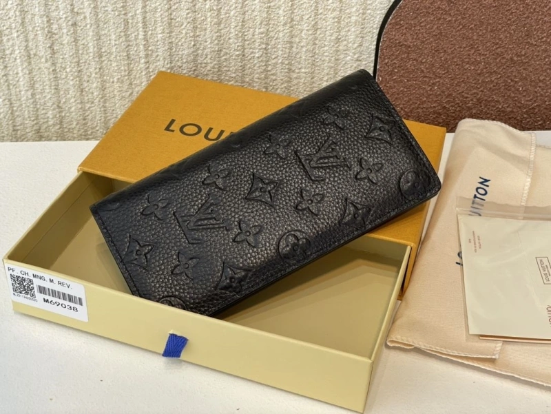 LV Wallets 4365H-0382