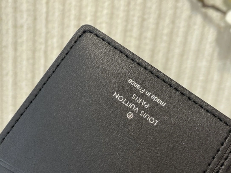 LV Wallets 4365H-0382