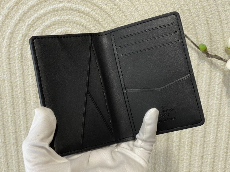 LV Wallets 4365H-0385