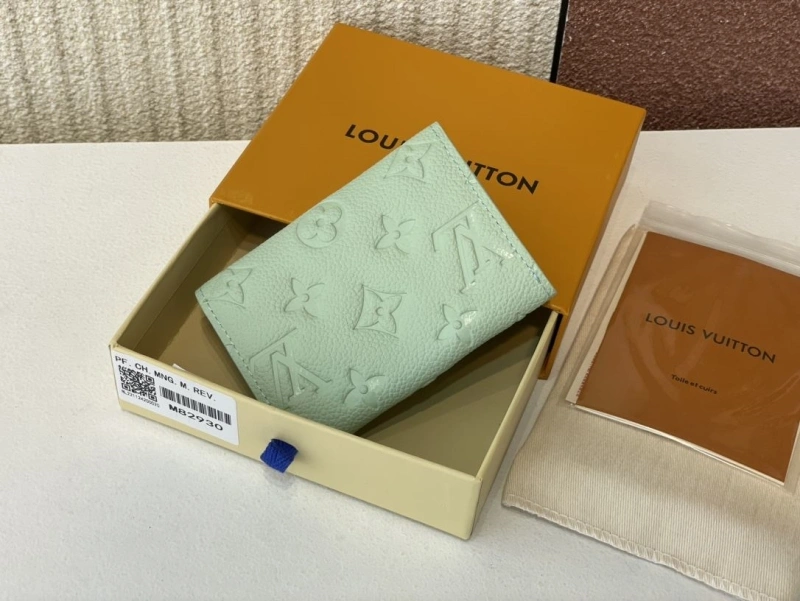 LV Wallets 4365H-0389