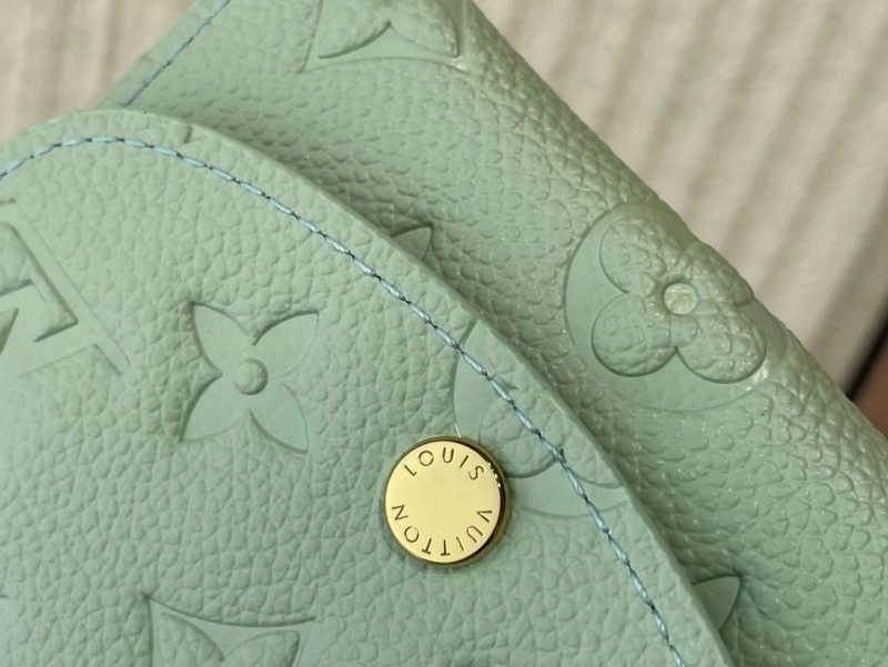 LV Wallets 4365H-0389