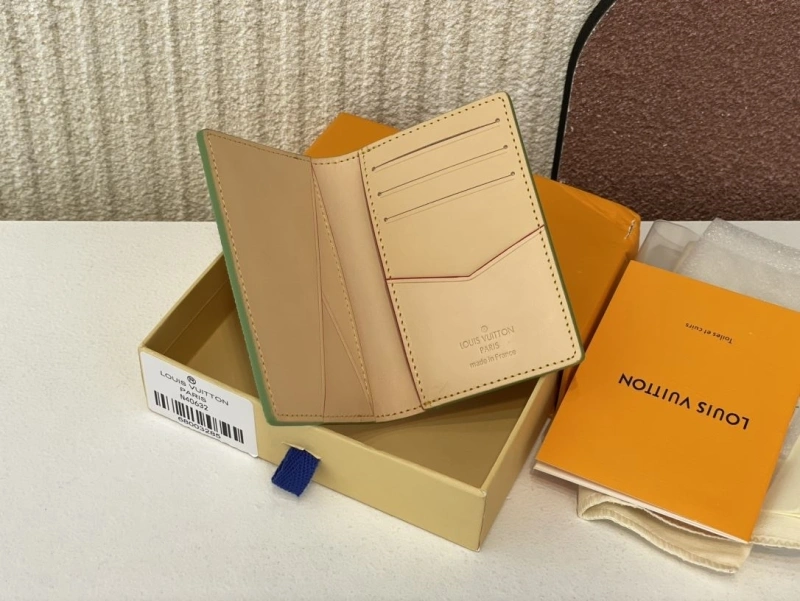 LV Wallets 4365H-0391