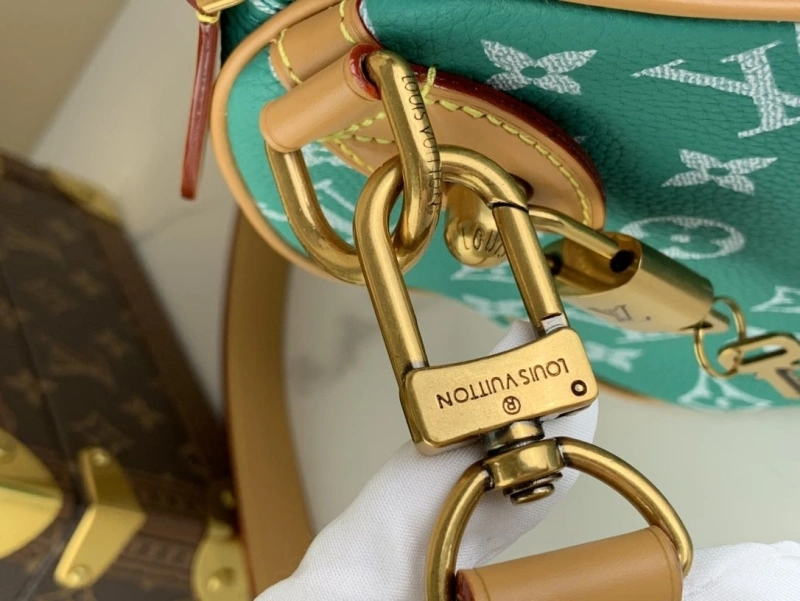 LV Travel Bags 4365H-0519