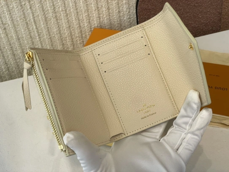 LV Wallets 4365H-0521