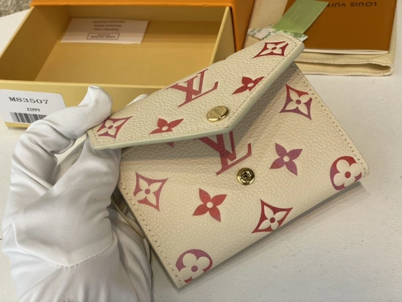 LV Wallets 4365H-0521