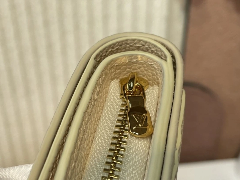 LV Wallets 4365H-0522