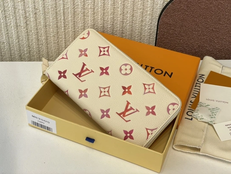LV Wallets 4365H-0523