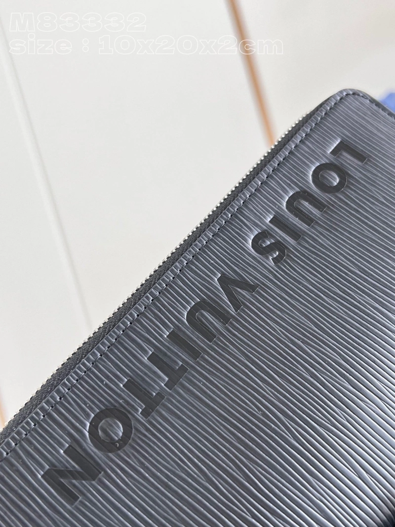 LV Wallets 4365H-0568