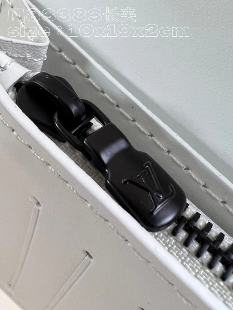 LV Wallets 4365H-0634