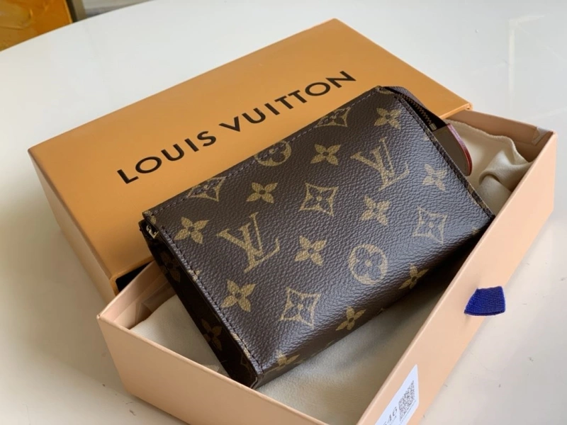 LV Wallets 4365I-0076