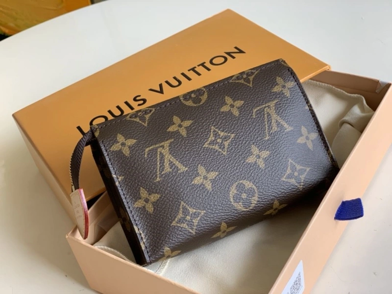 LV Wallets 4365I-0076